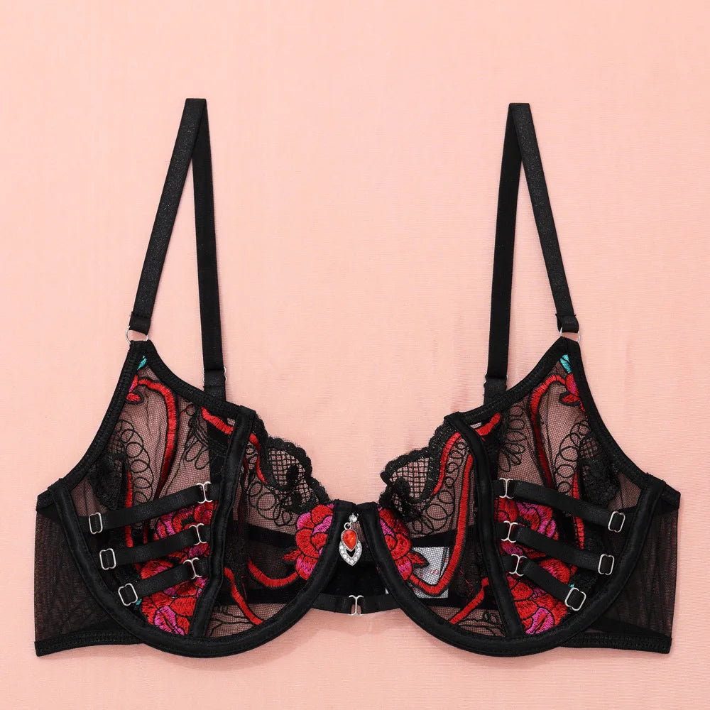 The Selene 3-Piece Sexy Lingerie Set – Floral Lace, G-String & Suspenders